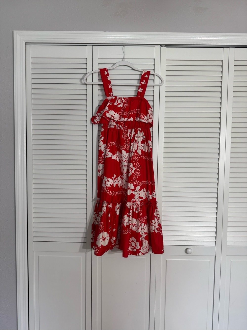 Hilo Hattie Red Floral Hawaiian Dress with Ruffle Detail Hawaii Vacation Sz S
